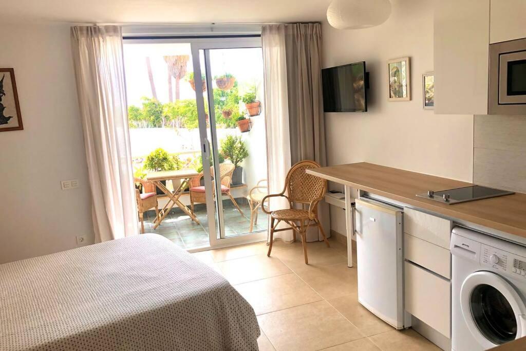 Modern & Spacious Studio Isla, Puerto Del Carmen Tías Екстериор снимка